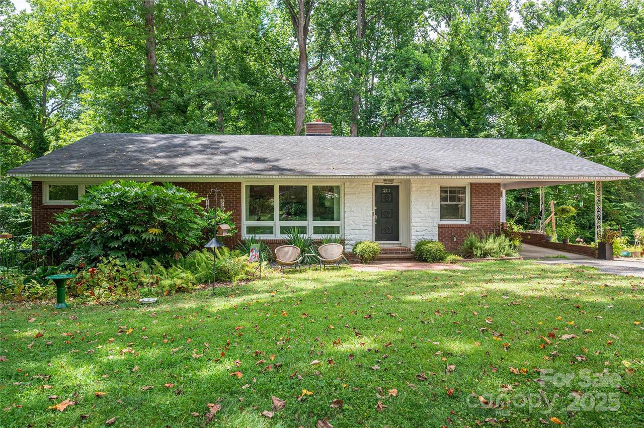 211 Ruby Lane - Photo 1