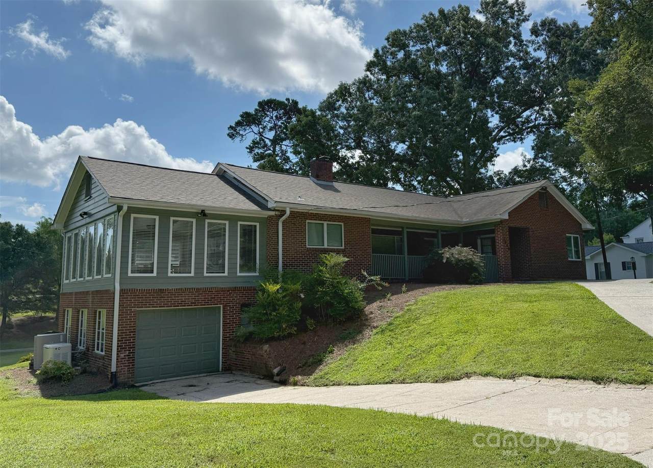 1000 Mocksville Avenue - Photo 1