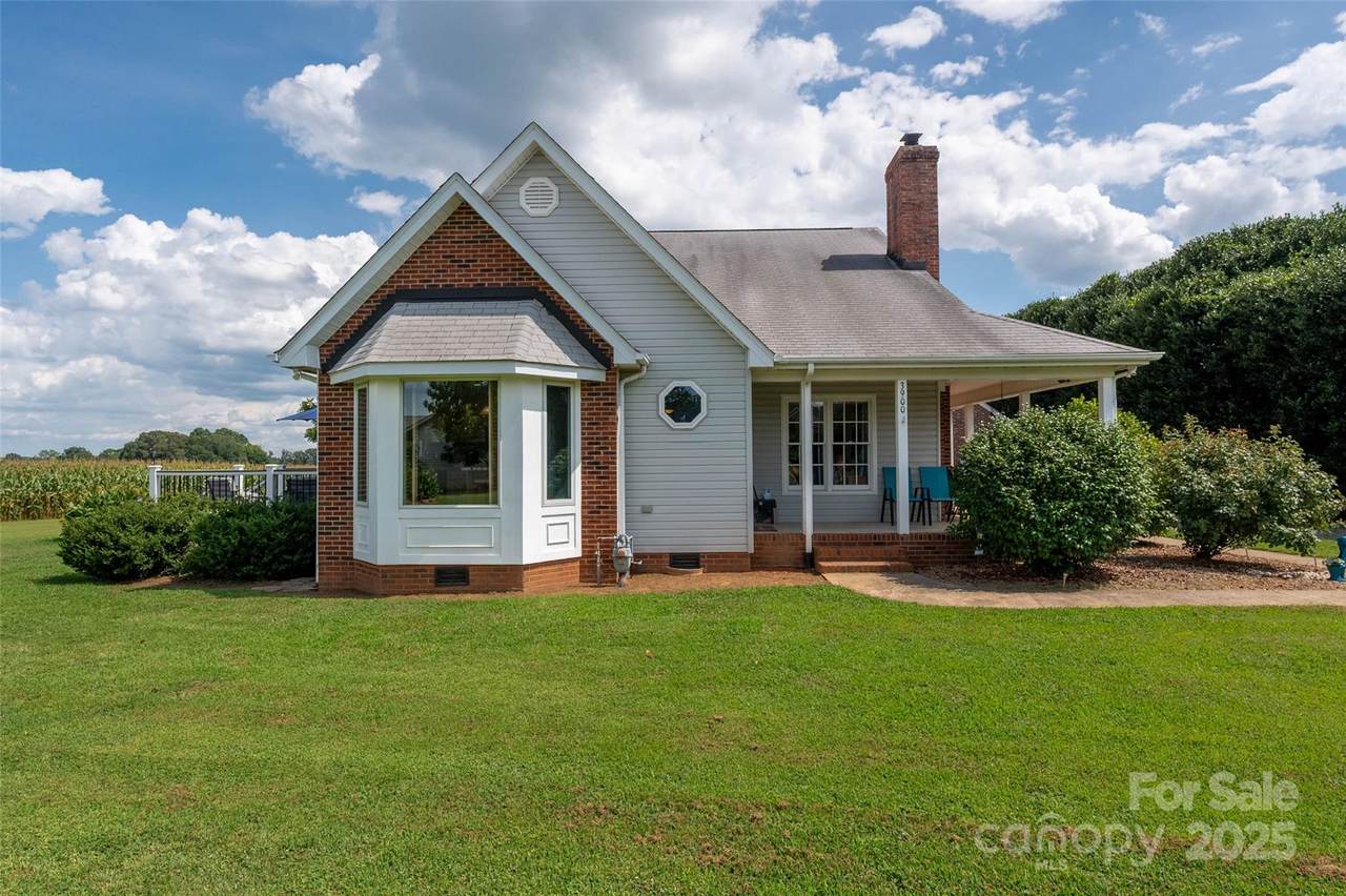 3900 Matthew Drive - Photo 1