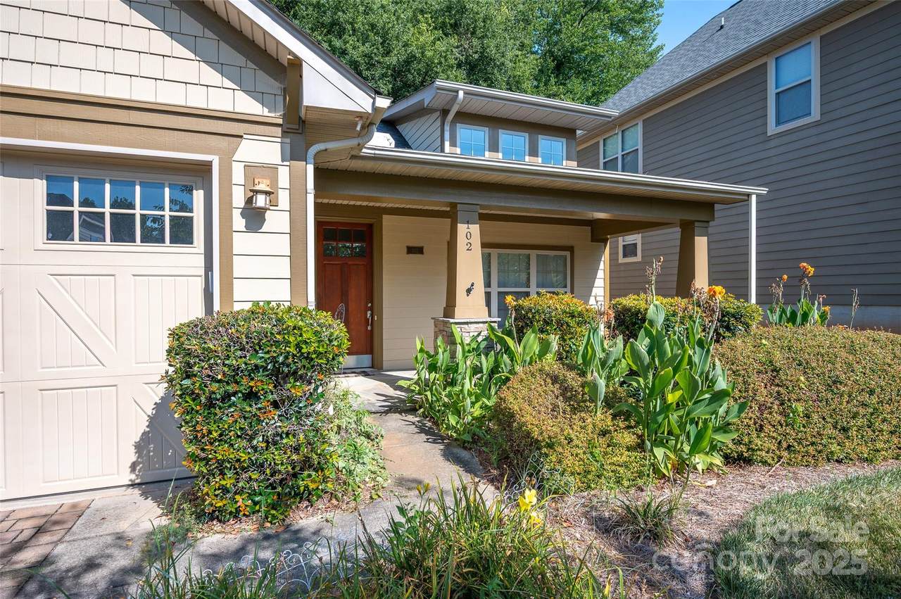 102 Coral Lane - Photo 1