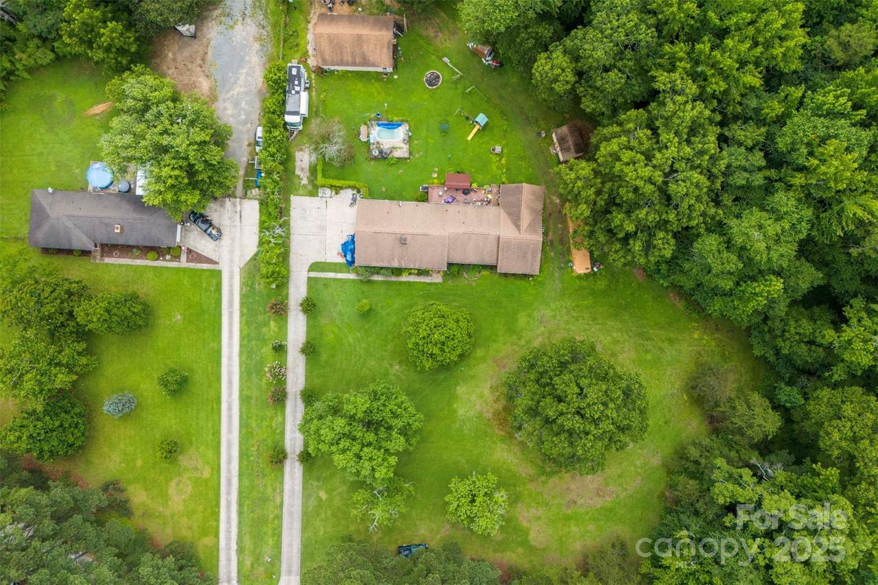 724 Catawba Circle - Photo 1
