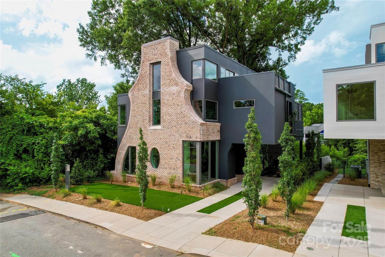 715 Charles Avenue - Photo 1