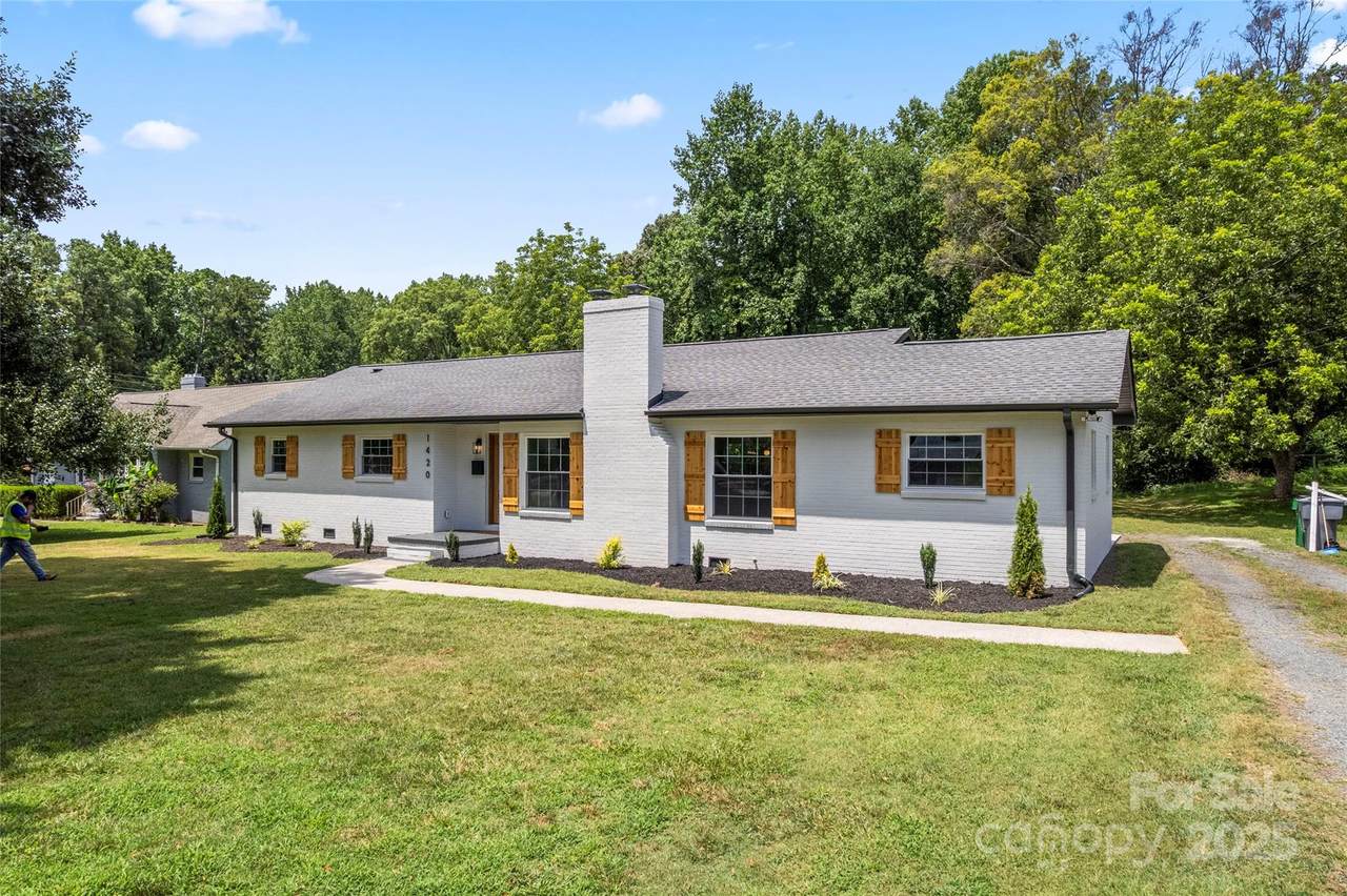 1420 Lakedell Drive - Photo 1