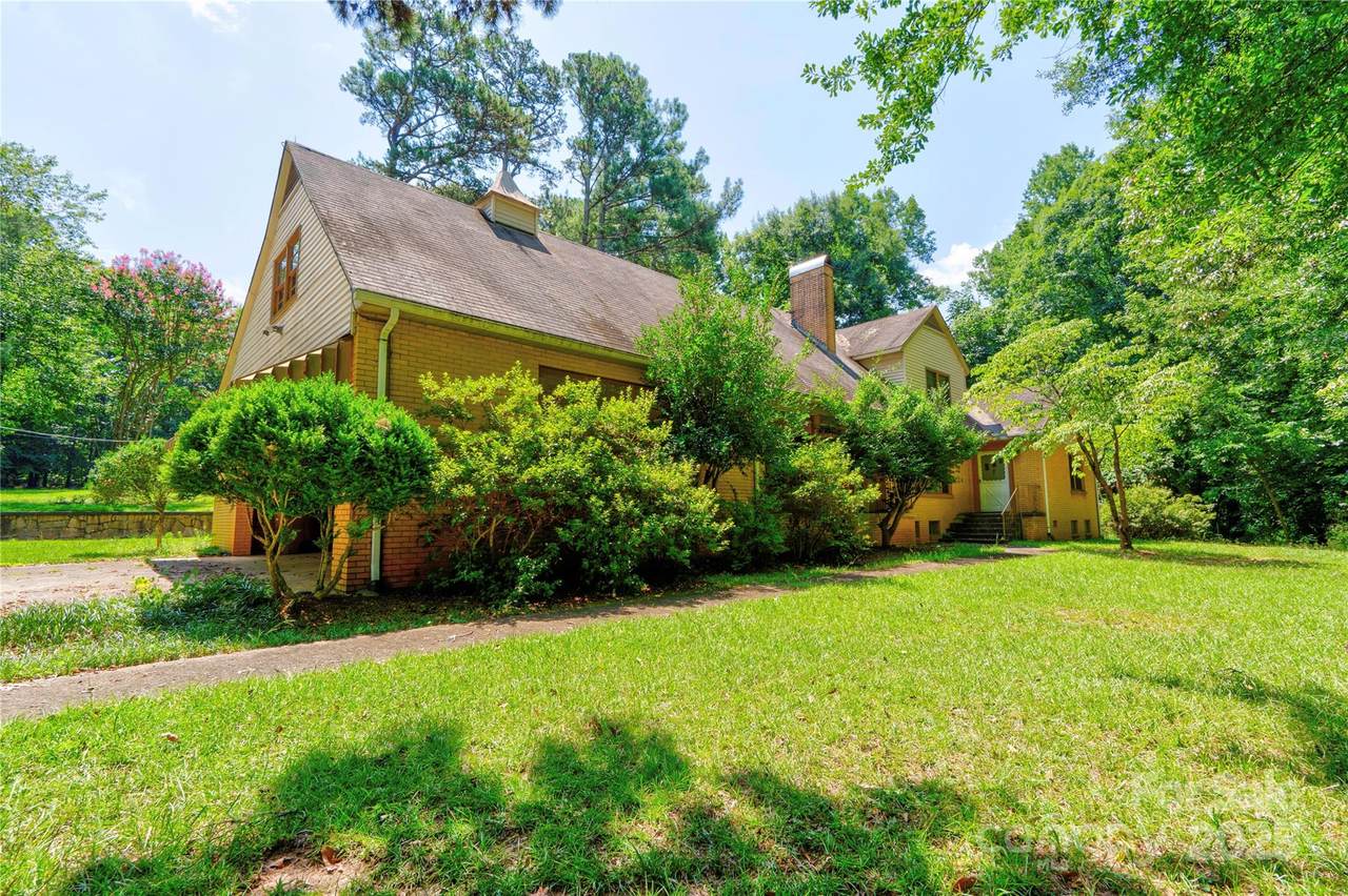 411 Country Club Road - Photo 1