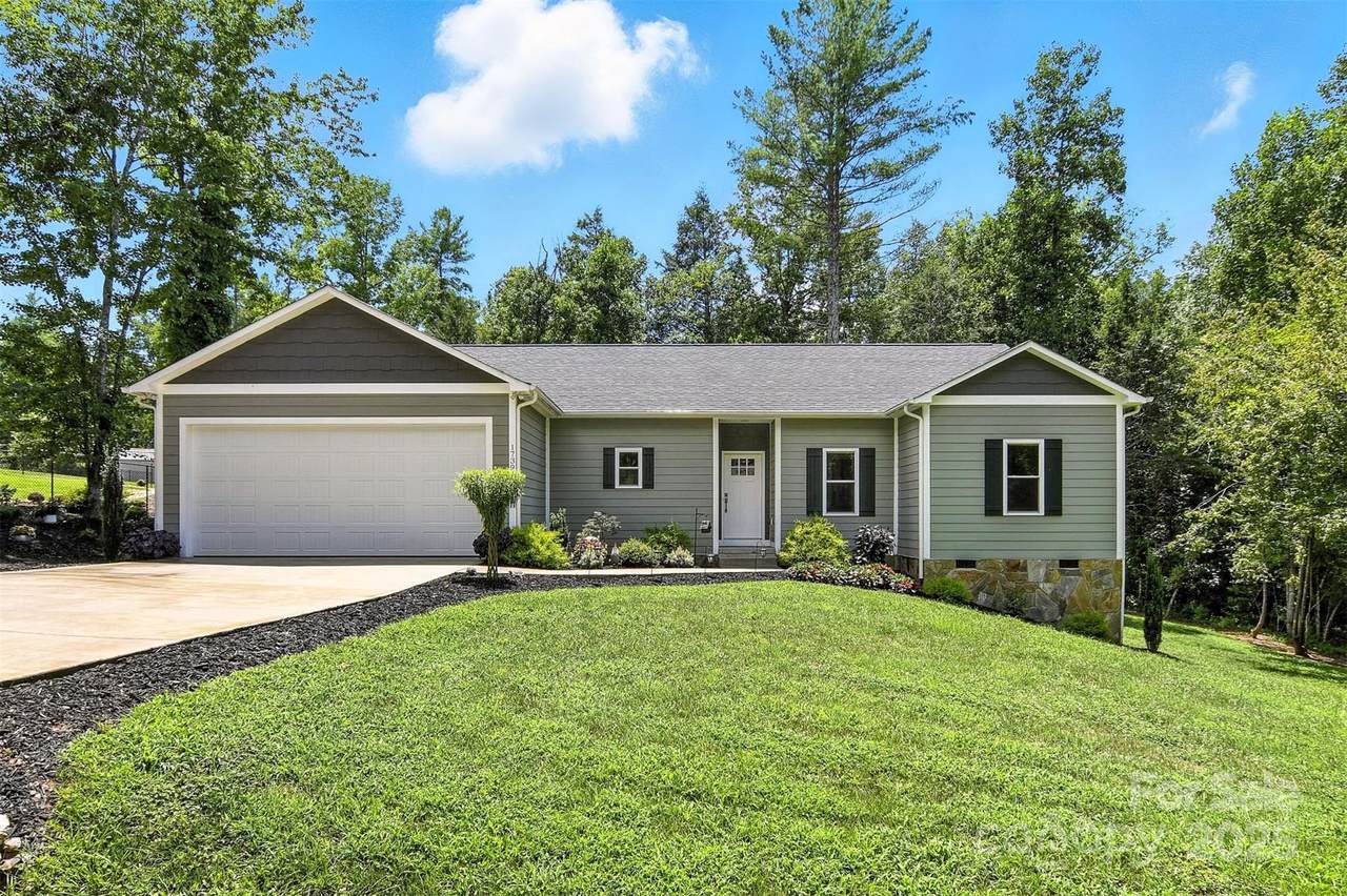 1739 Plantation Loop - Photo 1