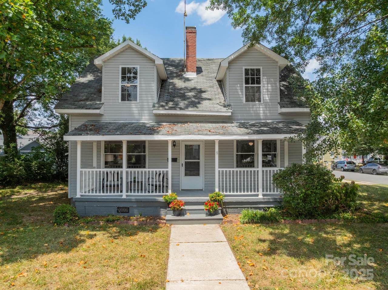 1002 2nd Avenue - Photo 1