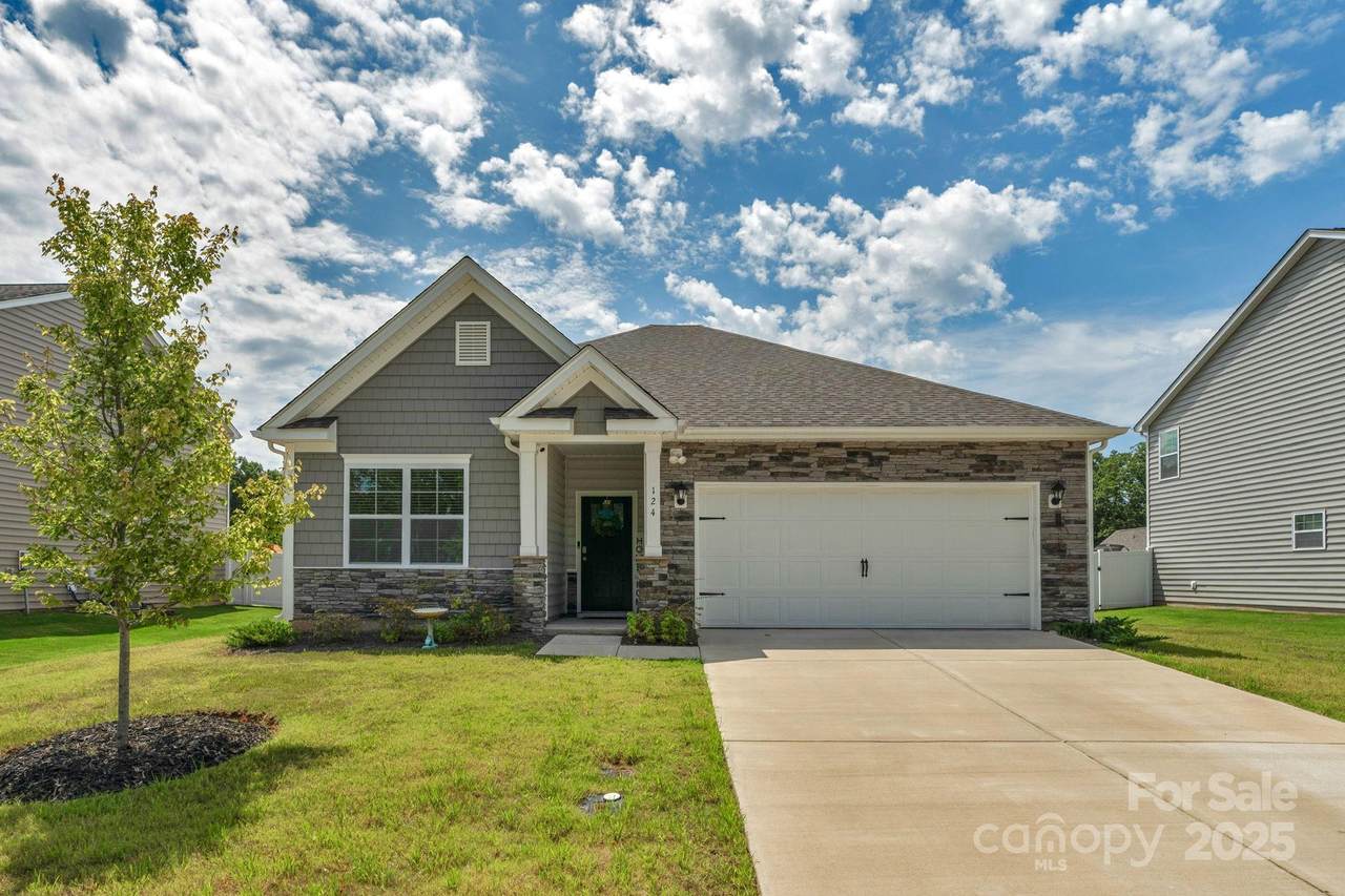 124 Hickory Ridge Drive - Photo 1