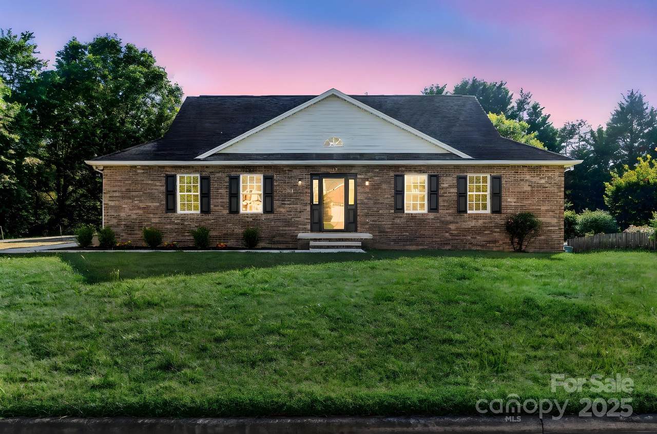 915 Barrington Drive - Photo 1