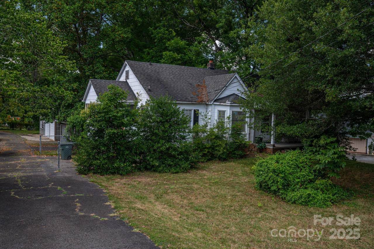 1109 Union Road - Photo 1