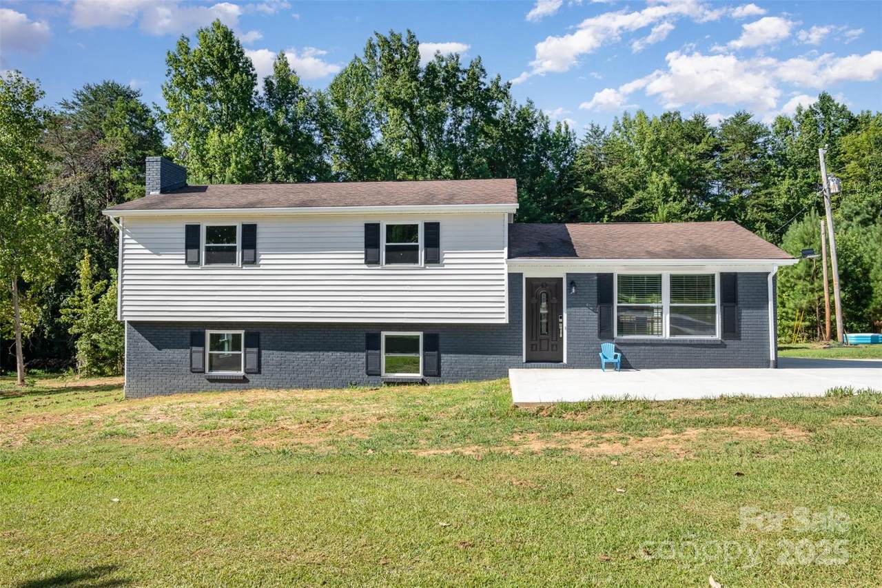 255 Kings Drive - Photo 1