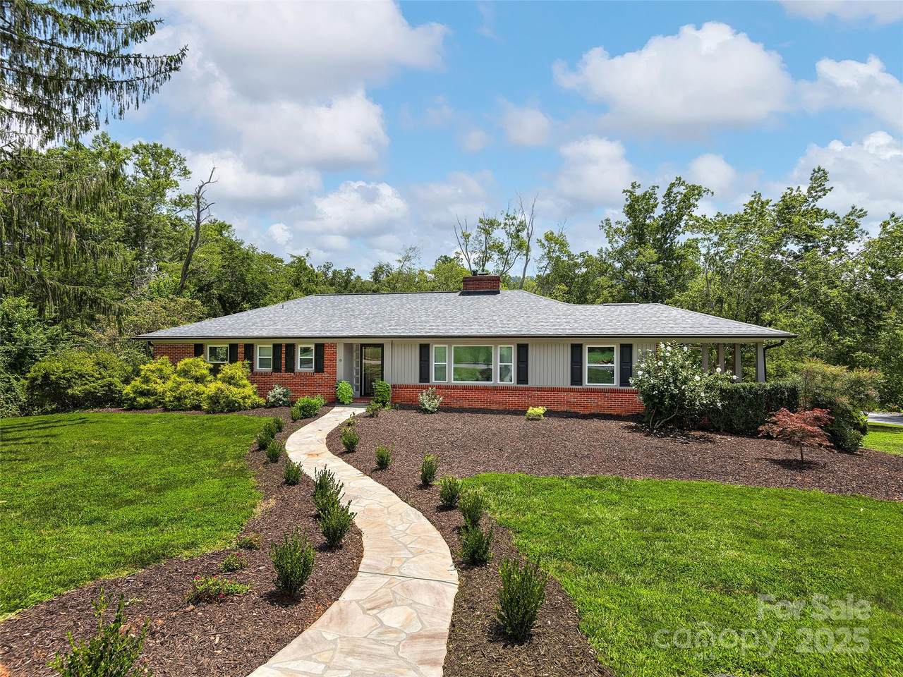 8 Bevlyn Drive - Photo 1