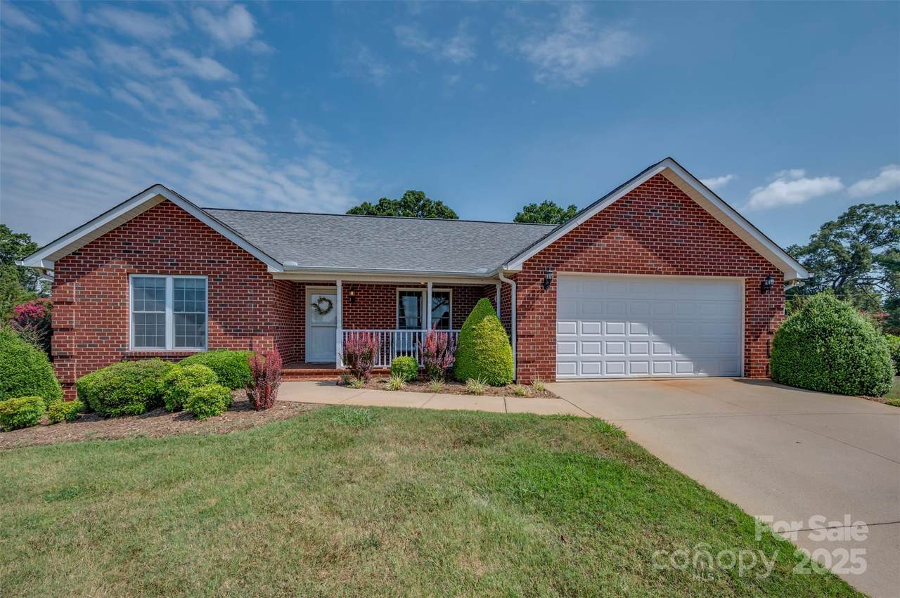 125 Charleston Court - Photo 1