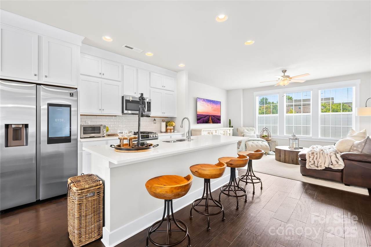 546 Amalfi Drive - Photo 1