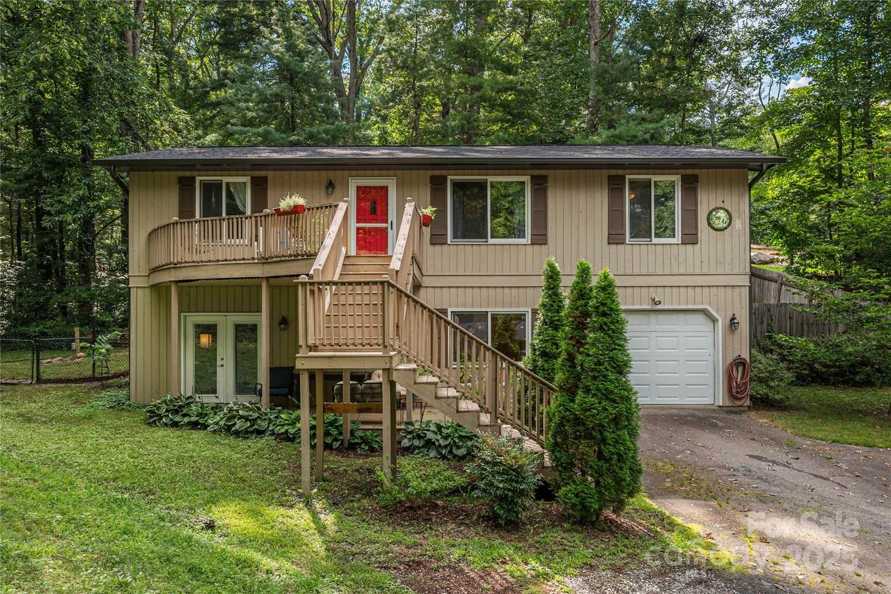 2 Muirfield Court - Photo 1