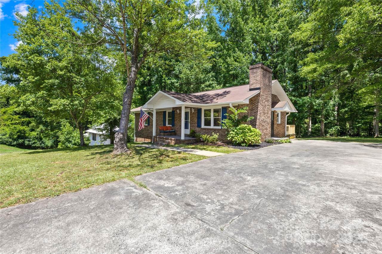 31 Southbrook Drive - Photo 1