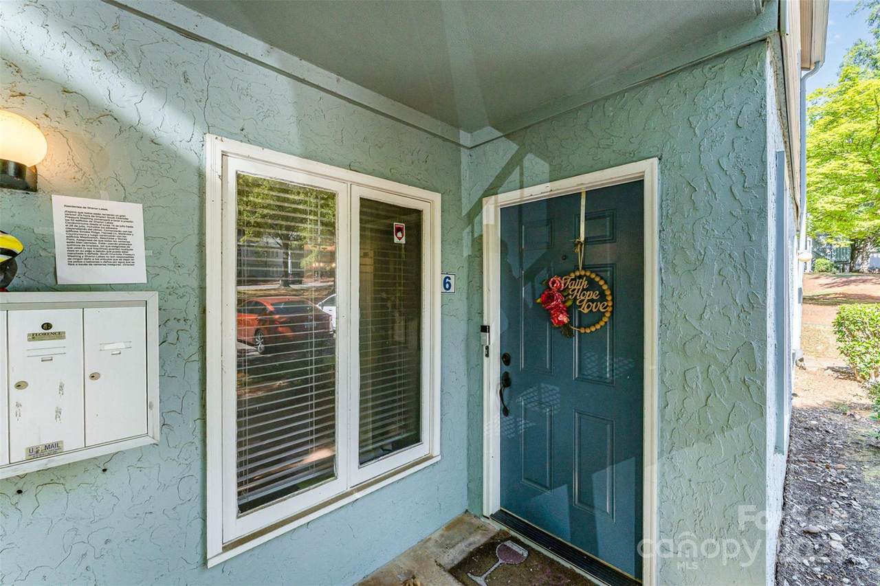 1914 Meadowlark Lane - Photo 1