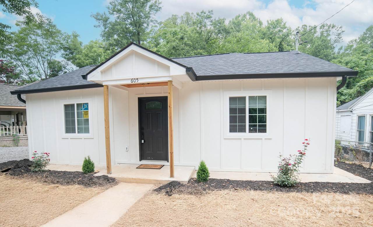 605 Vance Street - Photo 1