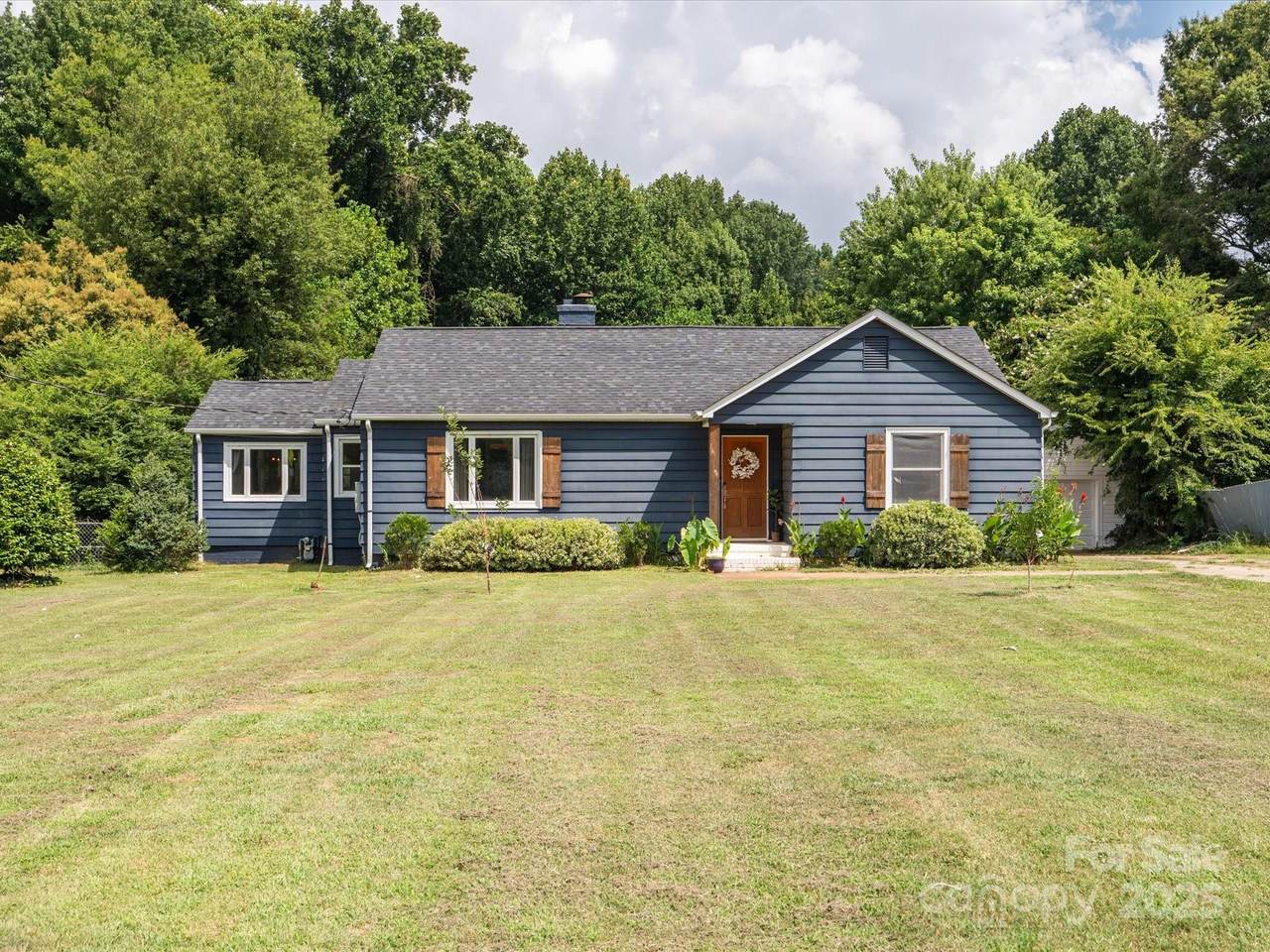7210 Tuckaseegee Road - Photo 1