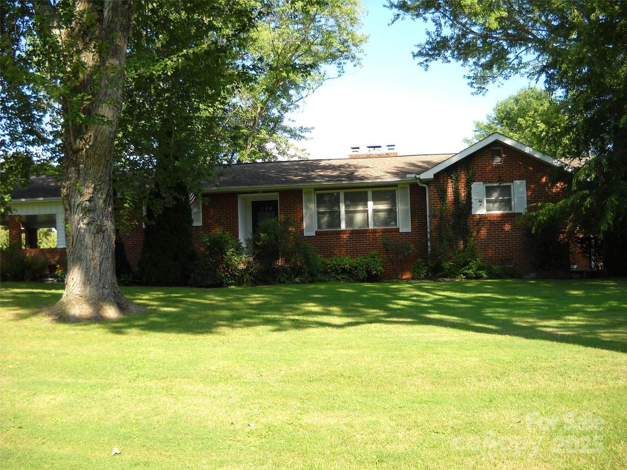 242 Liberty Road - Photo 1