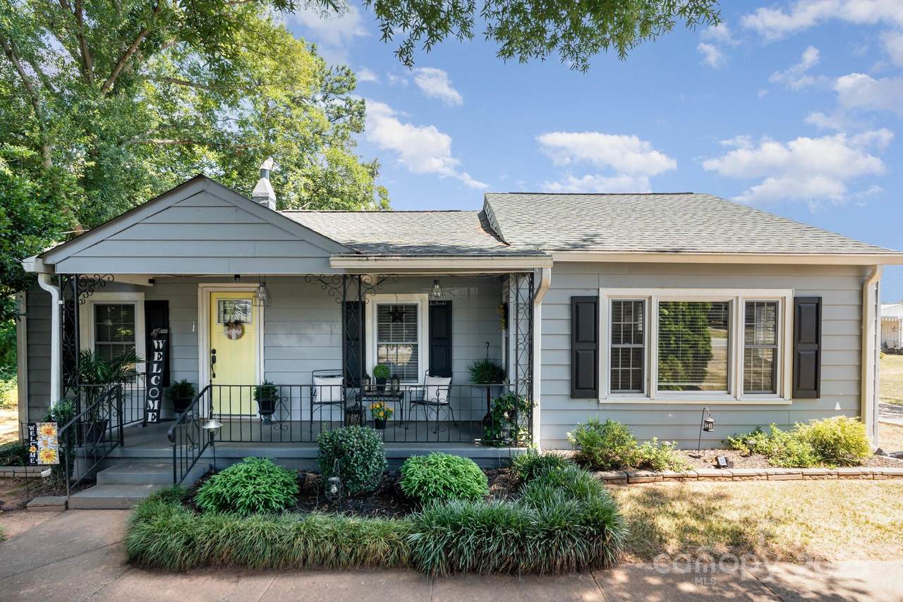 120 Abernathy Street - Photo 1