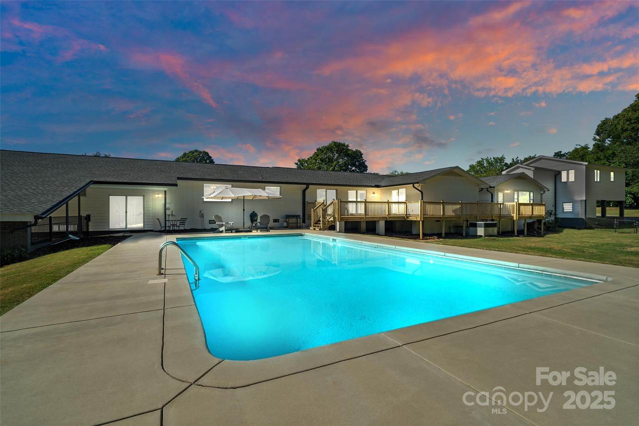 984 Meadow Lakes Road - Photo 1