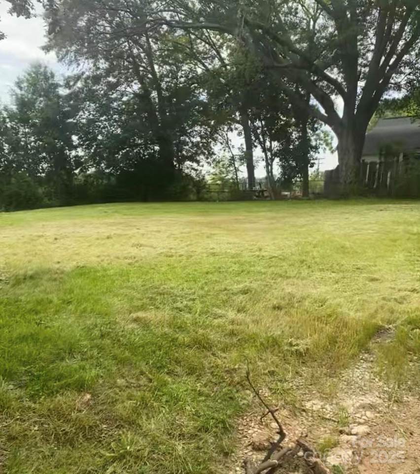 642 Maywood Street - Photo 1