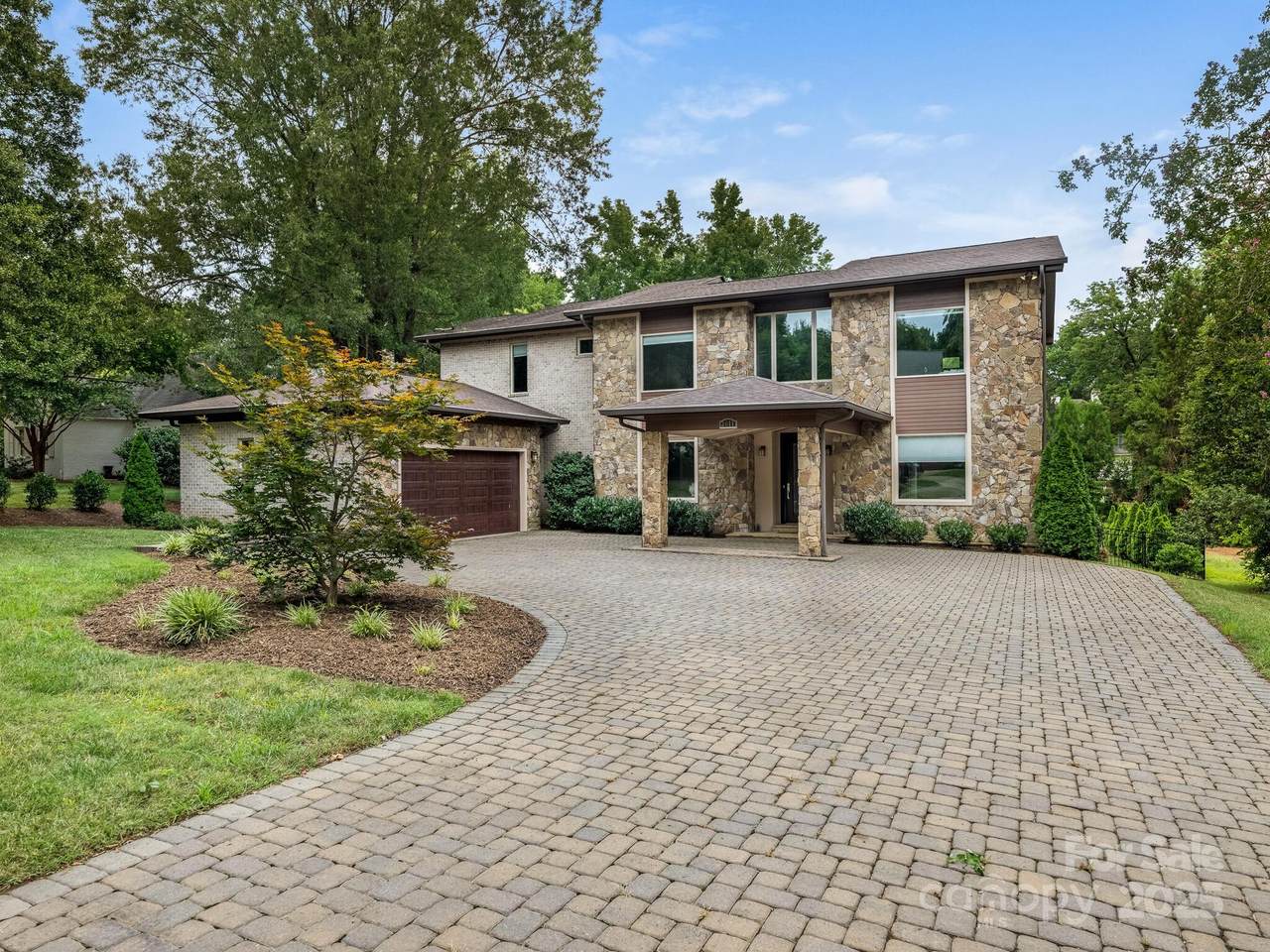 2011 Sharon Avenue - Photo 1