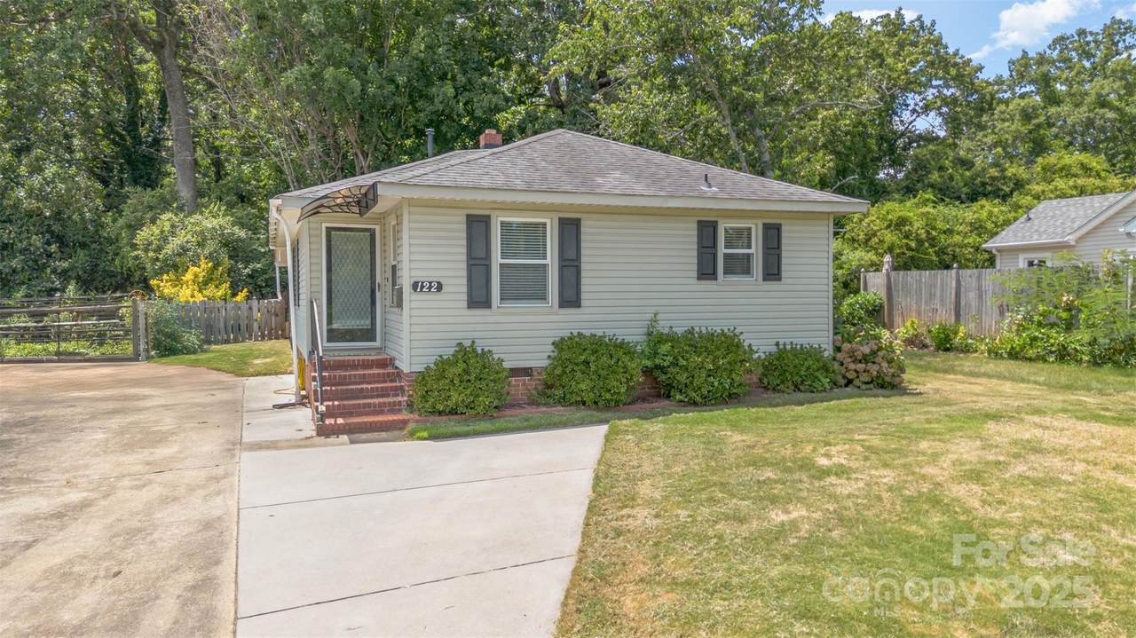 122 Leonidas Street - Photo 1