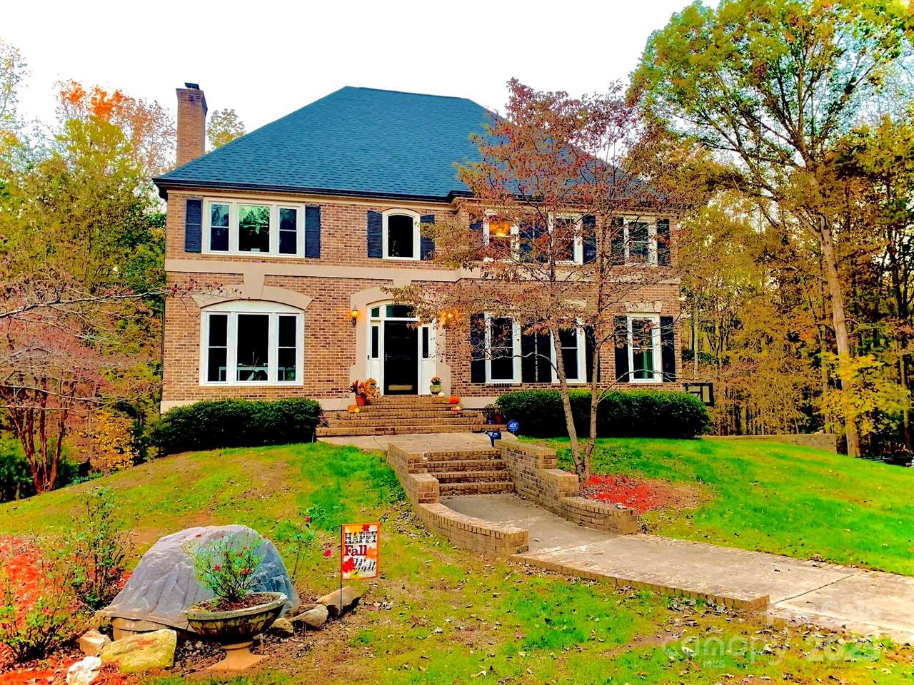 1055 Saddle Drive - Photo 1