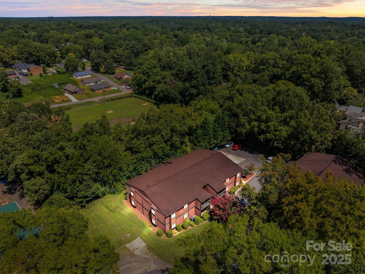 47 Edgewood Avenue - Photo 1