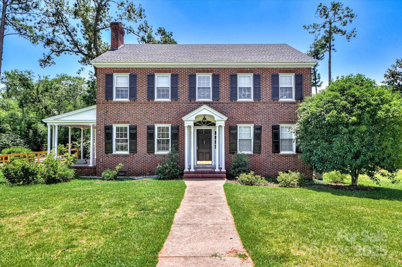 420 Columbia Road - Photo 1