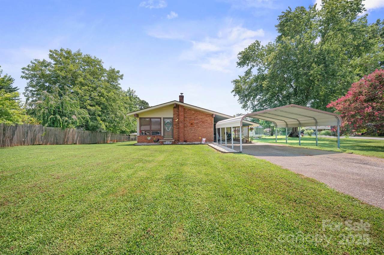 185 Crosswhite Lane - Photo 1