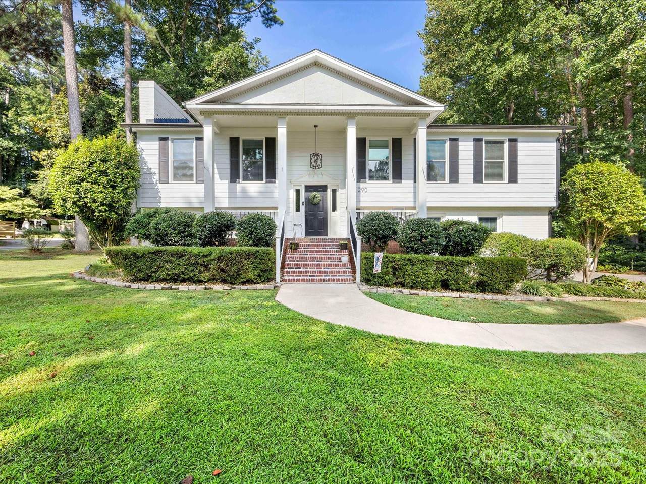 290 Roger Drive - Photo 1