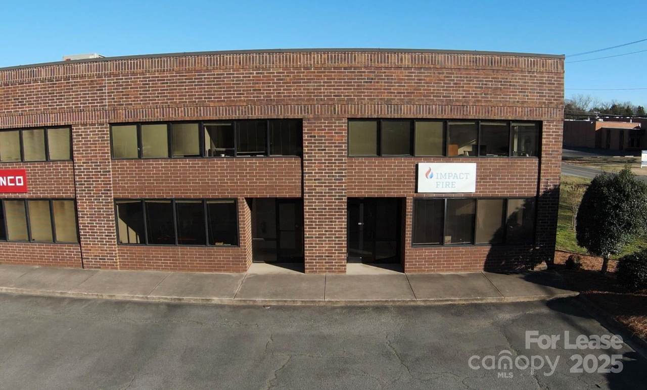 340 Crompton Street - Photo 1