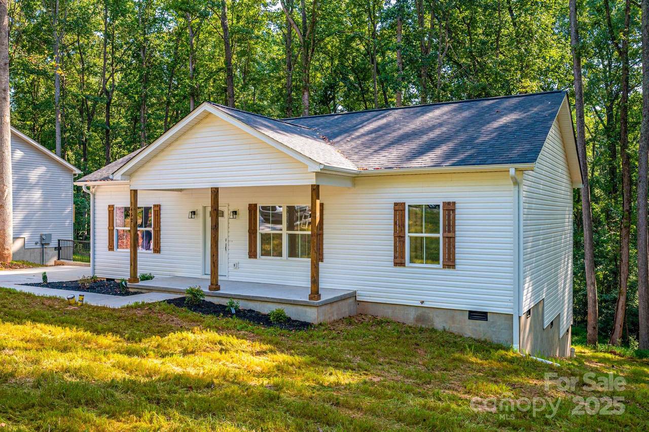 1452 7th Street - Photo 1