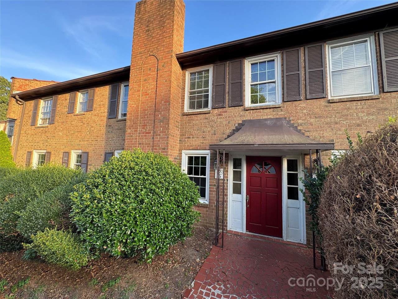 921 Nottingham Drive - Photo 1