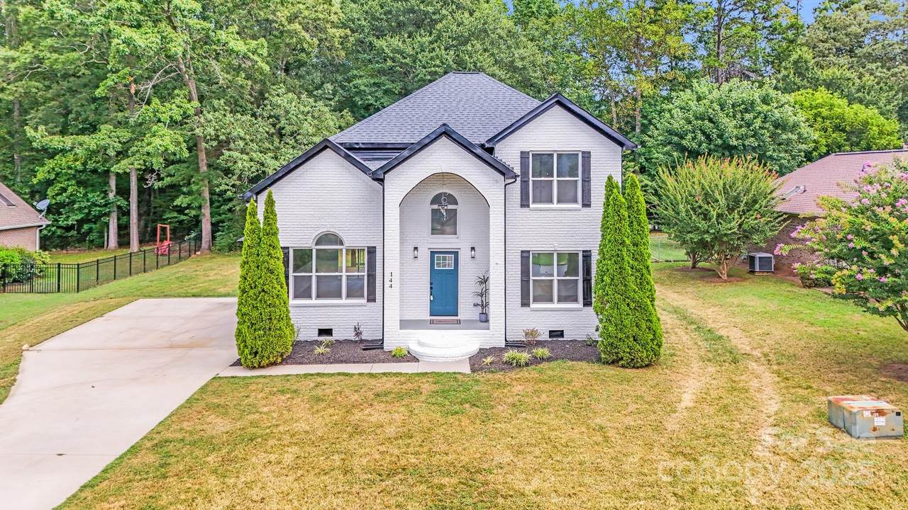 144 Walking Horse Run - Photo 1