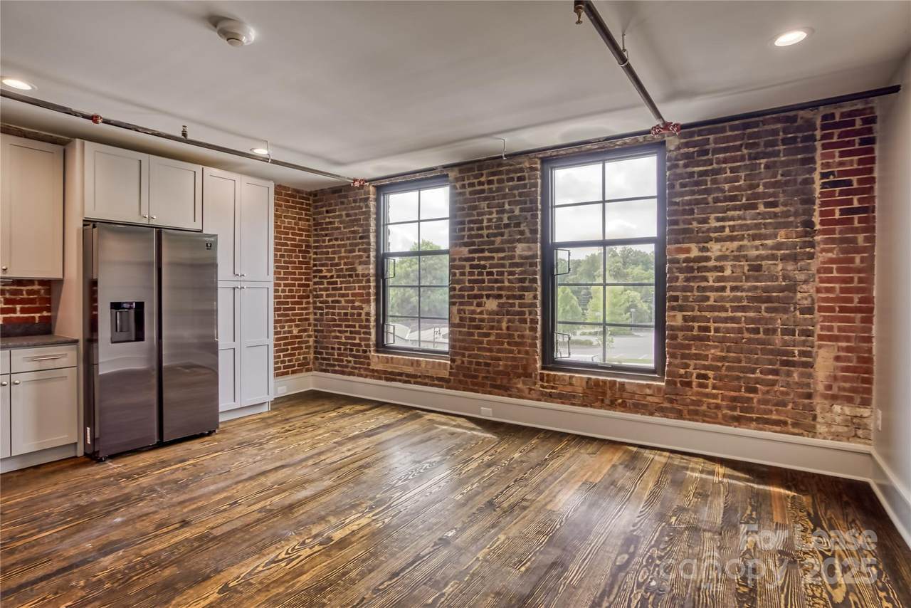 166 Broad Street - Photo 1