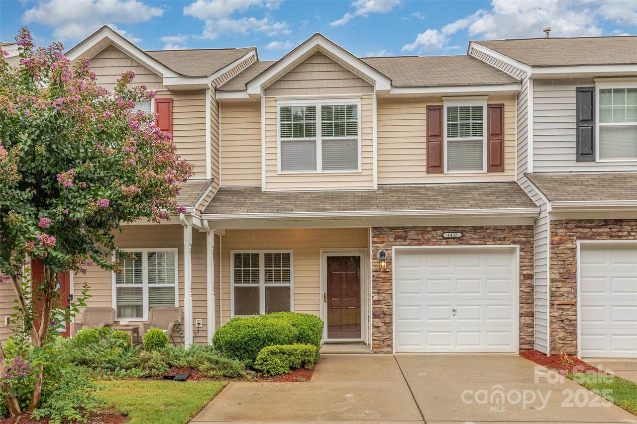 1437 Harpers Inlet Drive - Photo 1