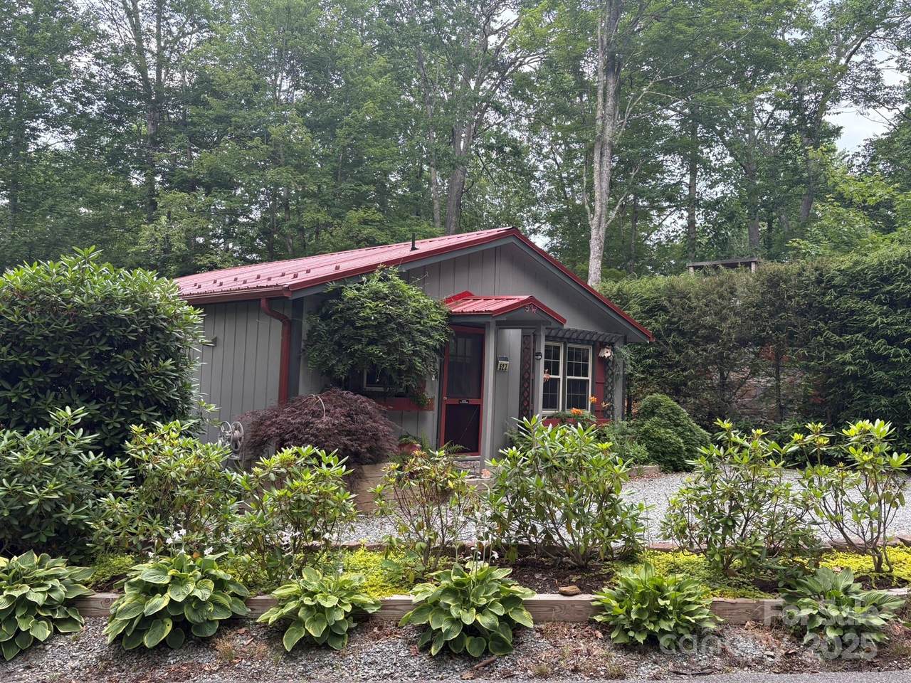 527 Windridge Road - Photo 1