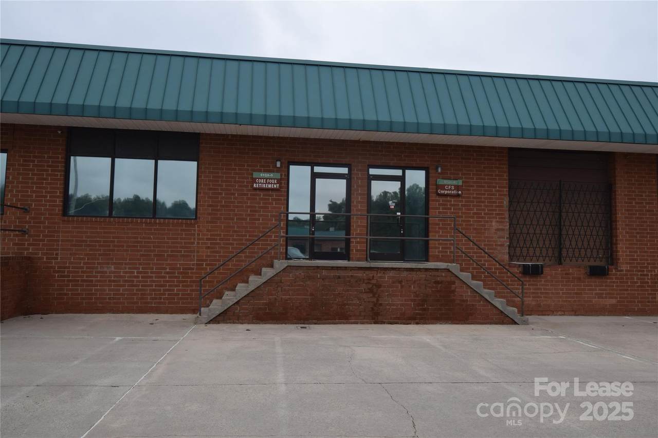 6128 Brookshire Boulevard - Photo 1