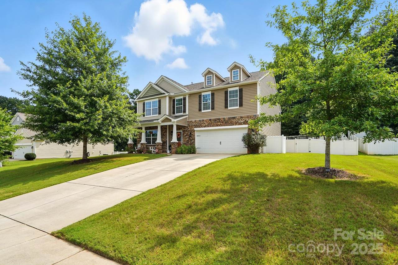 120 Rippling Water Drive - Photo 1