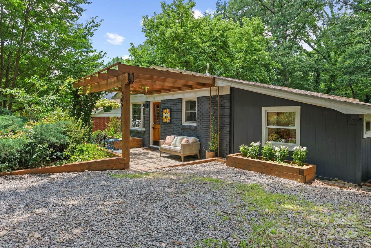 207 Oconeechee Avenue - Photo 1