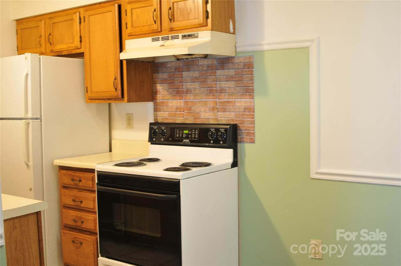 9601-A Vinca Circle - Photo 1