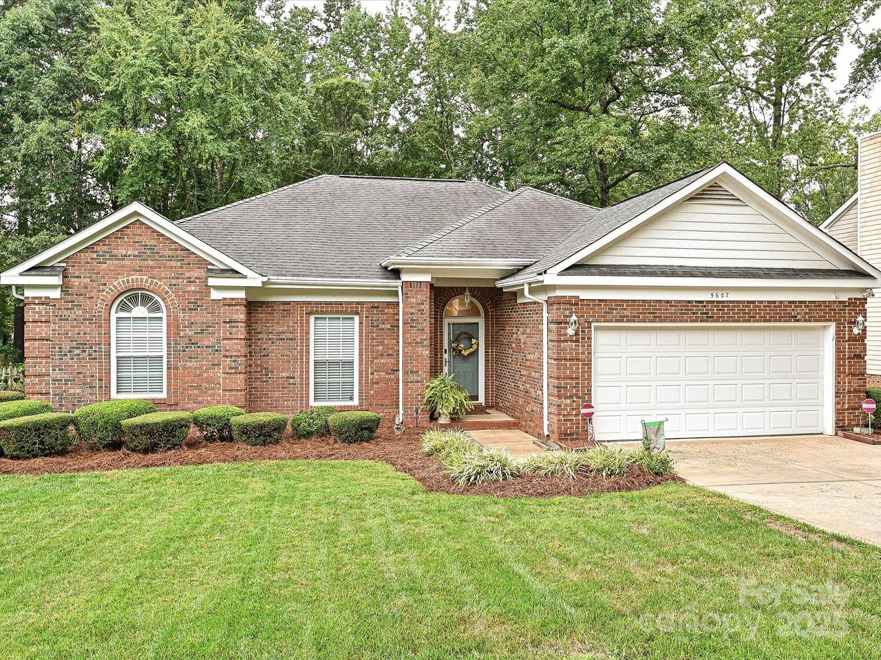 5607 Oak Drive - Photo 1