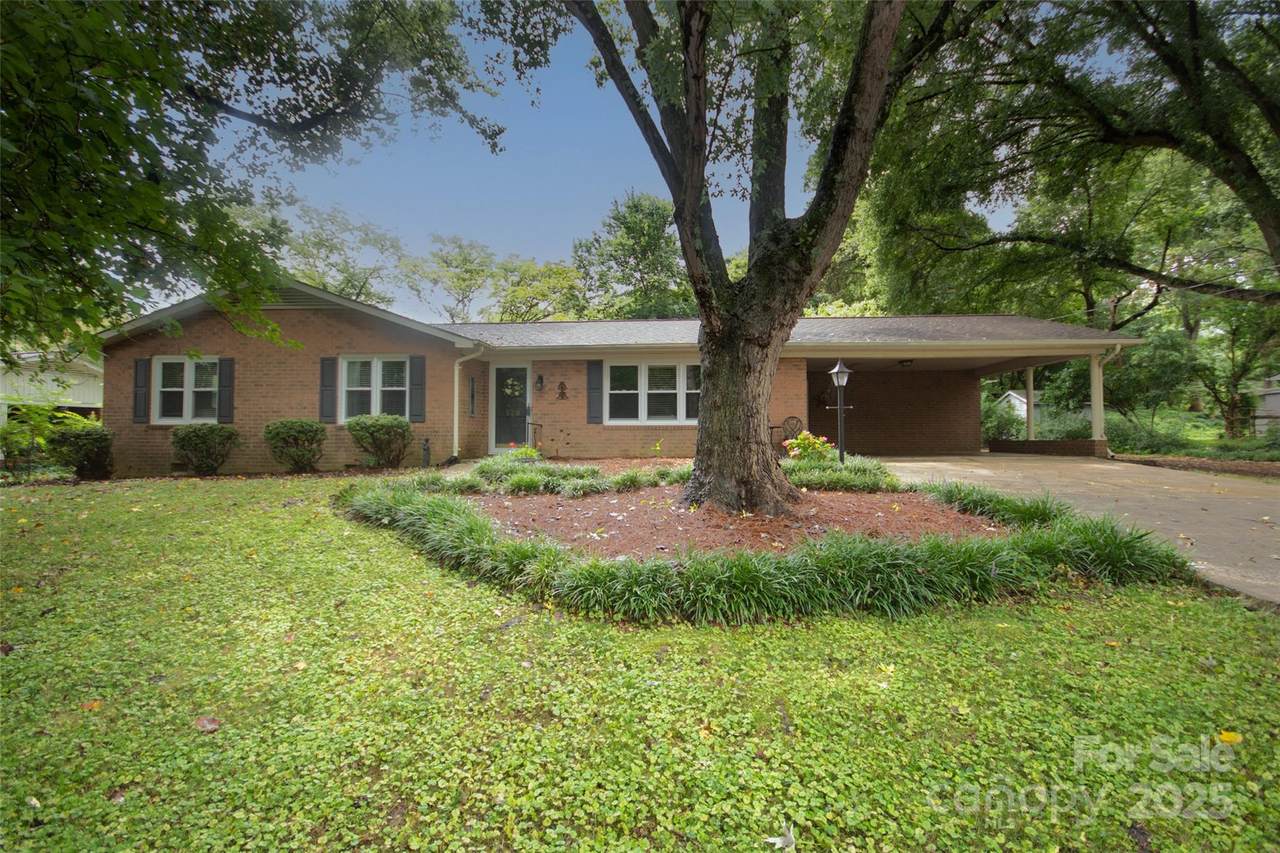 320 Toria Drive - Photo 1