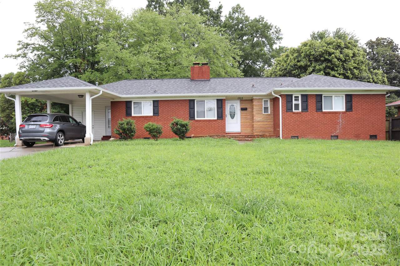 1703 Tyvola Road - Photo 1
