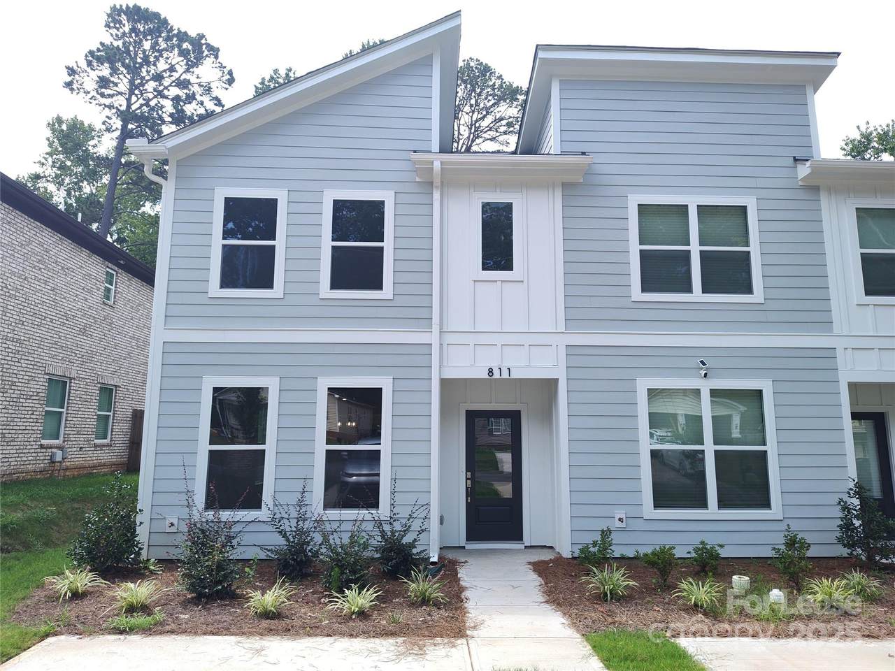 811 Justice Avenue - Photo 1