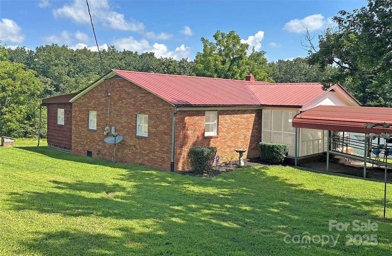 3945 Burke Boulevard - Photo 1