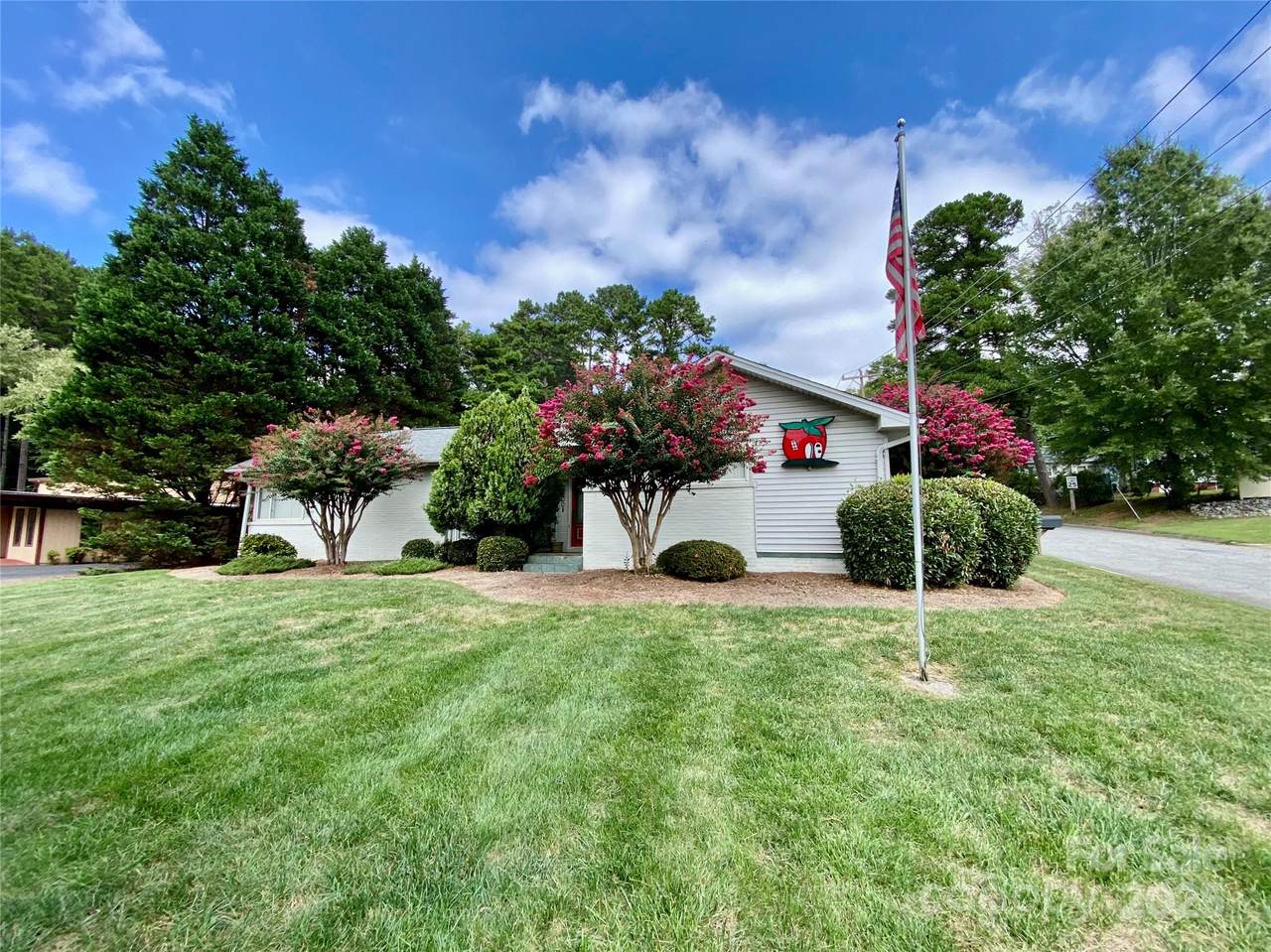 400 Statesville Boulevard - Photo 1